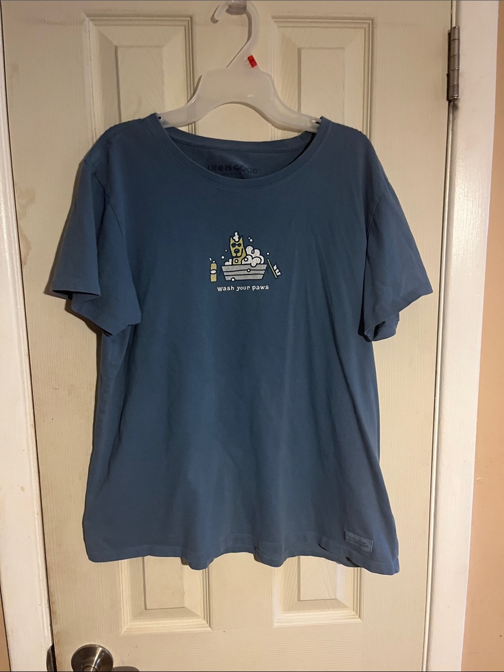 Life Is Good womens Slate Blue 'Wash Your Paws' Graphic Tee
